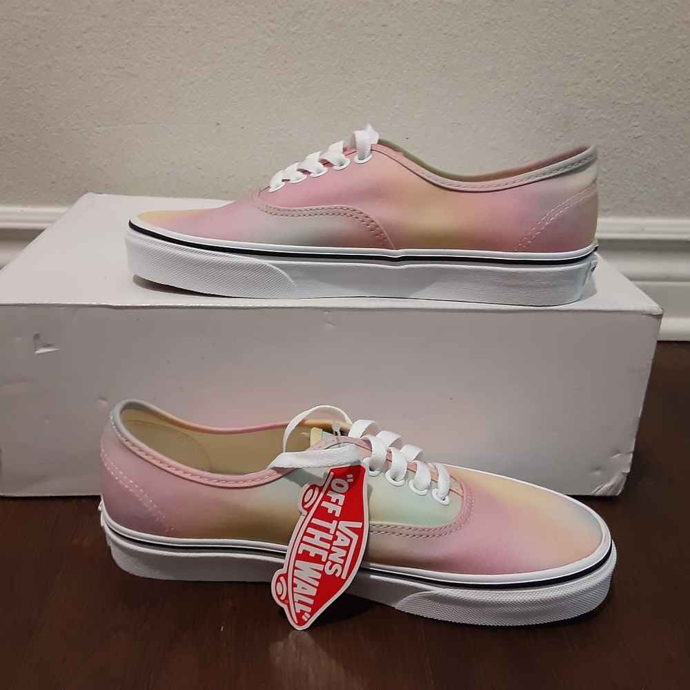 Vans - Picture 3 of 4